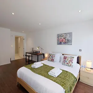  Apartment Fully Serviced Two Bed By Excel & O2
